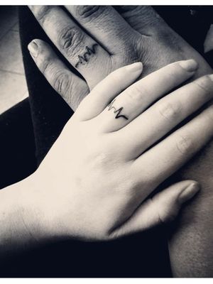 Engagement rings #ringfinger #matchingtattoos #Engagement #heartpulse #pulselinetattoo #fingertattoo  