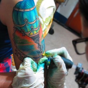 Working @Samfarfan  :D #tattoo #tattooartist #color #colors #colortattoo #ink #inked #inkedup #inkedgirl #armtatoo #venezuela #Spain #europe #tattooaddict 