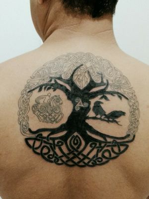 Segunda etapa da minha tattoo#yggdrasil  #viking  #Odin #OdinsRavens #hugginmunnin  