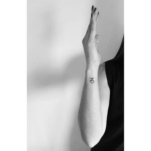 Tattoo by @Samfarfan (+34684178546) #fineline #finelinetattoo #finelines #Capricorn #capricorntattoo #fine-line #blacktattoo #blackink #inked #inkedgirl #inkedup #zodiactattoo #zodiacalsign #zodiac #tattoo #tattooed