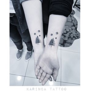 Sisters ❄🌲 Instagram: @karincatattoo #sisters #sister #tattoo #tattoos #tattoodesign #tattooartist #tattooer #tattoostudio #tattoolove #tattooart #istanbul #turkey #dövme #dövmeci #design #girl #woman #tattedup #inked 