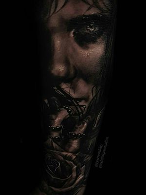 #darkart #portrait #rosary #blackandgreytattoo #realism
