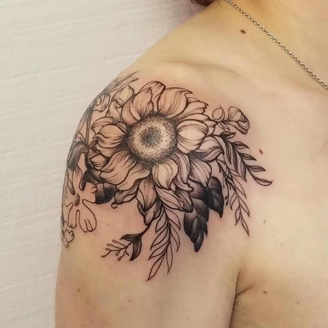 18 Beautiful Sunflower Tattoo Designs For Good Luck  The XO Factor