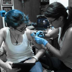 @Samfarfan #tattooartist #tattedup #bluehair #bluetattoo #blue #tattooart #inkedup #inkedgirl #colortattoo #venezuela #Spain 