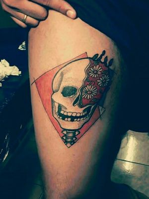 Skull and flowers geometric style