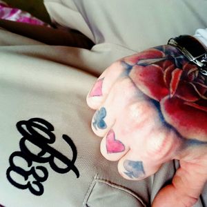 #rose #rosetattoo #hearts #clubs #spade #diamond #deckofcards #houseofcards #hand #handtattoo #fingertattoo #knuckletattoo #bkackandred #cross #iloveink #ink #tattoo 