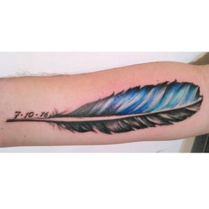 Tattoo by @Samfarfan (+34684178546)  #feather #feathertattoo #blue #blueink #tattoed #ink #inkedup #inked #tattooaddict #blackink #inkedboy #color #colortattoo 