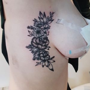 Floral side boob