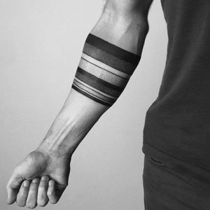 By #ikaatattoo#armband #rings#dotwork #blackwork 