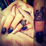 Tattoos & nails 💛👌👍 #girlswithtattoos #fingertattoos #tinytattoos #crowntattoos #castletattoo #Aussiegirl #NailArt