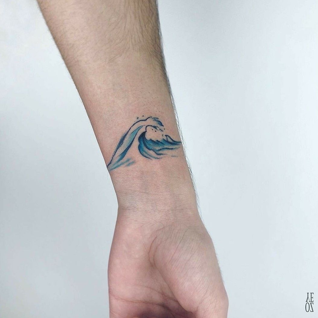 Wave tattoo on the ankle  Müthiş dövmeler Tattoo Dövme modelleri