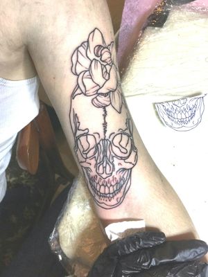 #skulltattoo#skull#pion#skullline#tattoo#line#linework#ukrainetattoo