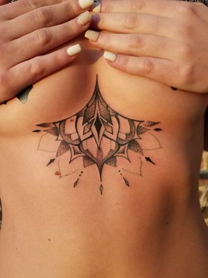 Underboob tattoo 