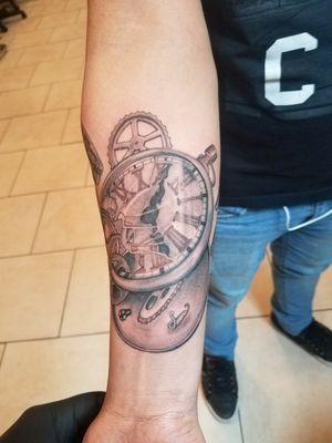 Broken Clock tattoo 