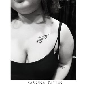 🍃 Instagram: @karincatattoo #floral #breast #collarbone #woman #tattedup #inked #ink #tattooed #small #minimal #little #tiny #girls #tattoo #tattoos #tattoodesign #tattooartist #tattooer #tattoostudio #tattoolove #tattooart #istanbul #turkey #dövme #dövmeci #design 