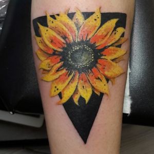 #Mythirdtattoo #sunflower #wonderful #sunflowertattoo #tatoooftheday #tattoo 