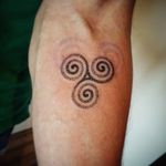 #blackworktattoo #maoristyle #sptattoo #tattoo #brasiltattoo #marcosavetattoo #tattoodo #customtattoo #Otheser #sacredgeometry #linework #dotwork #blacktattoo