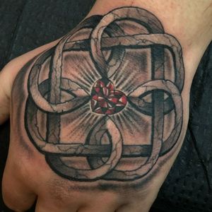 Done by felix at Untold Gallery in #portage #indiana. #celticknot #fatherdaughterink fatherdaughtertattoo