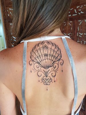 #blackworktattoo #shell #braziliantattoo #brazilianartist #sptattoo #tattoo #brasiltattoo #marcosavetattoo #tattoodo #customtattoo #Otheser #sacredgeometry #linework #dotwork #blacktattoo