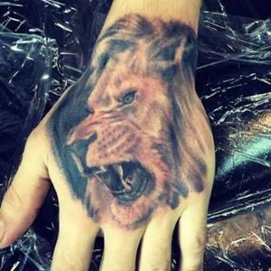 Lion (Hand) 
