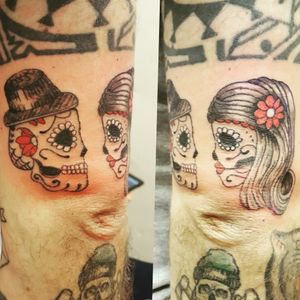Loved doing theses little cuties! #sugarskull #dayofthedead #candyskull #diosdelosmuertos #dayofthedeadgirl #dayofthedeadman #dayofthedeadcouple #love #tattooartist #tattoooftheday 