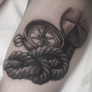 Black and grey compass and rope #compasstattoos #ropetattoo #blackngreytattoo #blackandgreytattoos #armtattos 
