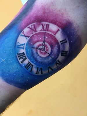 Galaxy clock. #tattoo #tattooartist #tattoo2me #tattooart #galaxy #galaxytattoo #clocktattoo #clock #colortattoo 