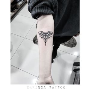 Instagram: @karincatattoo #lace #line #arm #armtattoo #black #tattoo #tattoos #tattoodesign #tattooartist #tattooer #tattoostudio #tattoolove #tattooart #istanbul #turkey #dövme #dövmeci #design #girl #woman #tattedup #inked 