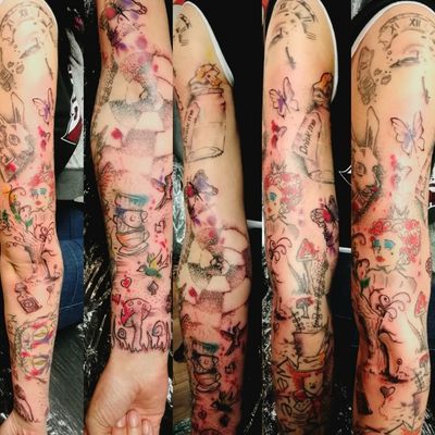 #aliceinwonderlandtheme #aliceinwonderlandcaterpillar #aliceinwonderlandtattoo #aliceinwonderland #cheshirecat#cheshirecattattoo #sleeveprogress #carlanorley #tattoolife #tattoos #tattooartist #bristol#bristolartist #staplehill#studio 