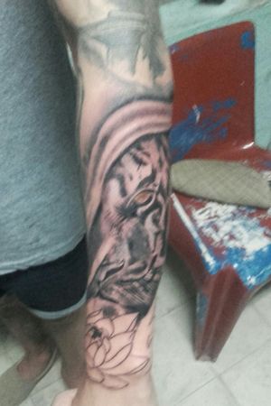 Tatuaje de tigre en él BrazoFlor de loto Gran diseño de mi amigo y tatuador Alejandro vegaSiganlo en imstagram como BEGA 190