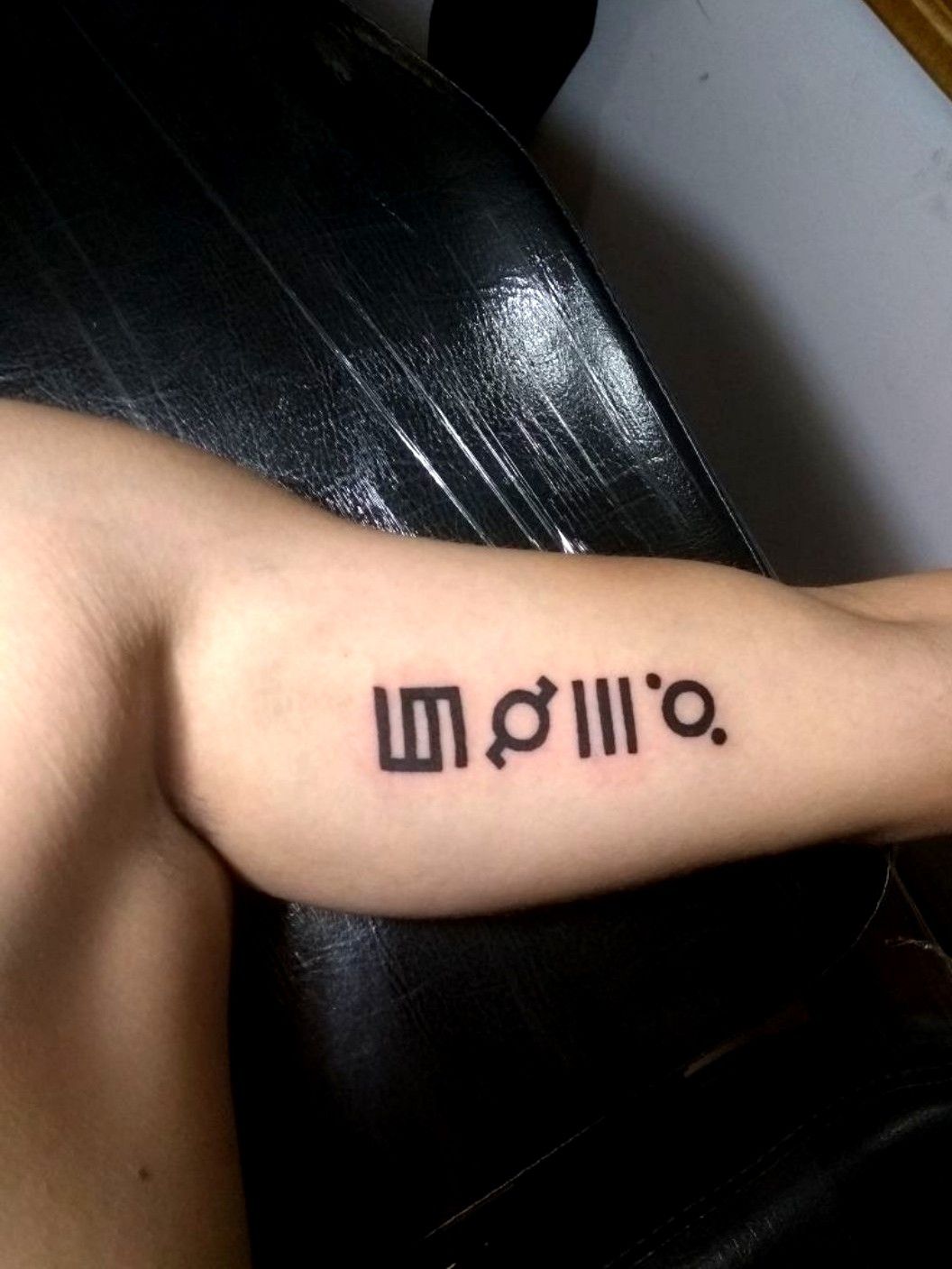 30 seconds to mars  browny soundwave tattoo  Wall Of Sound