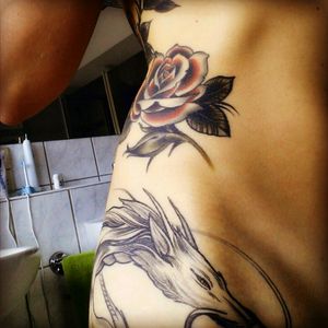 This morning with #roses and a #dragontattoo
