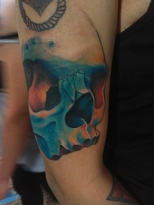 Tatuaje realizado por su servidor Citas y cotizaciónes inbox o WhatsApp55 1448 4550#zoeart #inklove #chimal_rifa #ink #killerstattoo #tatuadoresmexicanos #inkforever #inkforlife #tatto #tattoo #tatoo #tatoos #tattoos #art #arte  #tattooart #tattoolife #tattoolove #tattoolovers #tattoodo #con_todo_menos_con_miedo #tatooinked #tattooink #tattooinks #inktattoo #craneo #skulls #skulltattoo #skull 