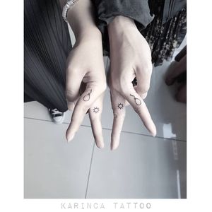 Friendship Tattoos 🎈☉Instagram: @karincatattoo #friends #friendship #finger #fingertattoo #canadian #canada #balloon #sun #tattoo #tattoos #tattoodesign #tattooartist #tattooer #tattoostudio #tattoolove #tattooart #istanbul #turkey #dövme #dövmeci #design #girl #woman 