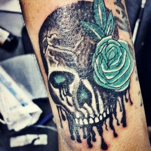 Skull tattoo rose Gray wash and high white shade 