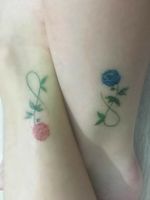 Tattoo entre irmãs. #sistertattoos #sisters #sister #fineartist #finelines #finelinetattoo #SimpleAndBeautifulTattoo #simpletattoo #pradoinktattoo 