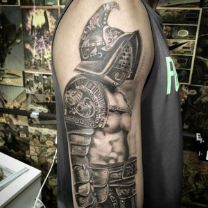 Primeira sessão full sleeve black and gray #blackandgraytattoos #blackandgreytattoo #blackandgeay #realismtattoo #realistic #warriortattoo #armtattoo #