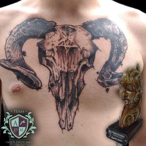 Arte autoral que fiz, e premiada em 1° Lugar na categoria Blackwork.... ***Todos por um mundo mais colorido(mesmo q seja com preto, rs) com qualidade.***....... #AndreMeloTattooArtist #MelosTattooInk#tatuagem #tattoo #tattoing #tattooart #tattooer #tattooist #tatuadoresbrasileiros #tatuagembrasil#art #drawing#tattoomachine #rotarymachinetattoo#vilaclementino #vilamariana #ibirapuera#blackwork #blackworktatoo #dotwork #sketch #sketchtattoo #sketchwork #black #blackworkes #blackfukingwork #baphomet #pentagrama #bode