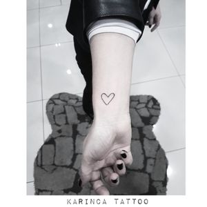 Instagram: @karincatattoo #heart #small #minimal #tiny #tattoo #tattoos #tattoodesign #tattooartist #tattooer #tattoostudio #tattoolove #tattooart #istanbul #turkey #dövme #dövmeci #design #girl 
