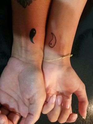 Tattoo mãe e filha. #yingyangtattoo 