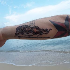 🖋#work #tattoobyjip #jiptattoo #jipstudio #machine #bambootattoo #machineandbamboo #tattooartist #inkedup #inkdrawing #tattoobeach #cosybangkalow #kohphangan #suratthani #thailand🇹🇭 see you guys. 😎🤘🏻🤘🏻😎 contact me. <a href="https://www.facebook.com/JIPSTattoo/">https://www.facebook.com/JIPSTattoo/</a></p>