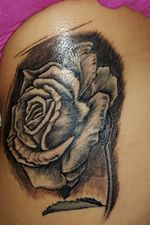  #blackandwhite #tattoo #inkedgirl #rosetattoo #artist #art #artwork #flowertattoo #rose #rosetattoo #realistictattoo #tattooartist #tattoed #tattoedgirl #realistic #realism #bwtattoo #inked #blackandwhitetattoo #blackandwhite #blacktattoo