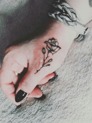 #rose #schmerz #tattoo #tattoos #tattooedgirl #tattooartist #followme #follower #follow#followforfollow #inked #instatattoo #tattoosof#tattoodo #hellotattoomed #suprasorb #bullet#blackgrey #cheyenehawk #eternal #cheyenecartridge#kwadron #finger #hand #weiss #germantattooers #frau #inkgirl#inked 