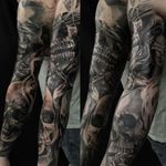 Done by Guillermo Pokaluk - Guest Artist @needlearttattoo #tat #tatt #tattoo #tattoos #tattooart #tattooartists #blackandgrey #blackandgreytattoo #realistic #realistictattoo #skull #skulls #skulltattoo #beautifultattoo #ink #inked #inkedup #inklife #inklovers #amazingink #amazingtattoo #instalike #instatattoo #instagood @tattoodo #art #armtattoo #armsleeve #gorinchem #netherlands