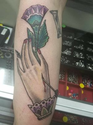 this is a old school Style with new-age colors as I call it but it's a Scottish thistle with an arrow through their hand to show the tyranny of England