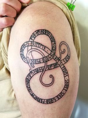 Serpent and runes #scatattoo #sca #runetattoo #elderfuthark #NordicTattoo #NorseTattoos #norseserpent #serpenttattoo #personaltattoo 