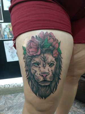 Lion com rosas
