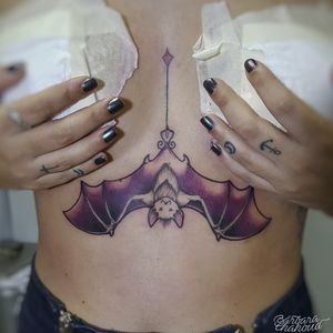 Bat 🦇Tattoo da Mari, obrigada pela resistência e confiança de sempre!#tattoo #tattoodo #ink #inked #love #inkedgirl #inked #neotraditionaltattoo #neotraditional #neotraditionaltattoos #bat #battattoo #underboobs #underboobtattoo #underboob 