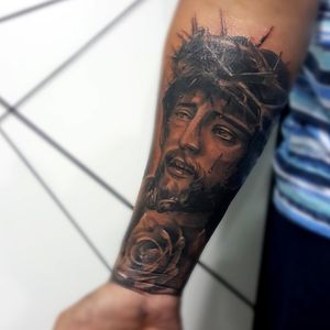  🔥 Horários disponíveis 🔥🏢Rua Dr. Alfredo Barcelos, 16 - Olaria. ☎️ (21) 98145-2755💻 guilhermesalles.mct@outlook.com 📩 Direct...#tattoo #tattooartist #ink #inked #tattooed #tattooist #tatuagem #blackandgrey #blackandgreytattoo #bw #bwtattoo #blackwork #realism #realismtattoo #Jesus #jesu #religion #religioustattoo 