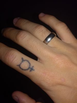 My first handpoke done for myself. It's alchemical symbol for Mercury, planet of geminies. I just wanted to try tattoo myself and this is result. 